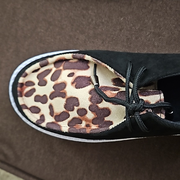 Women Leopard Pattern Casual Shoes - Picture 7 of 9